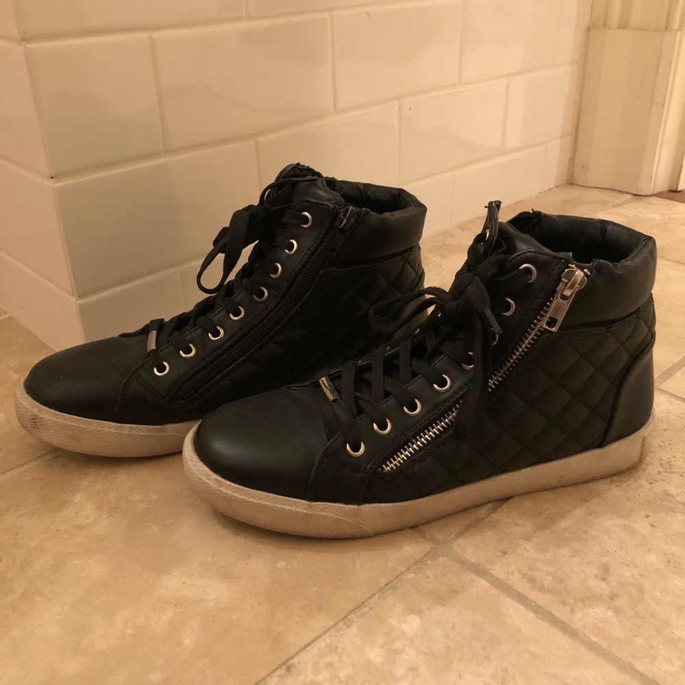 STEVE MADDEN black high top sneakers